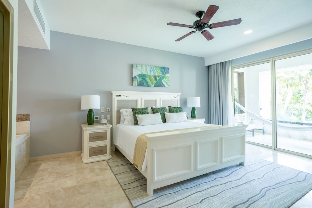 1 BEDROOM, OCEAN VIEW