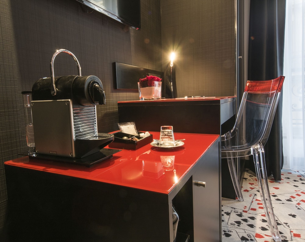 Hotel Splendor 45/46