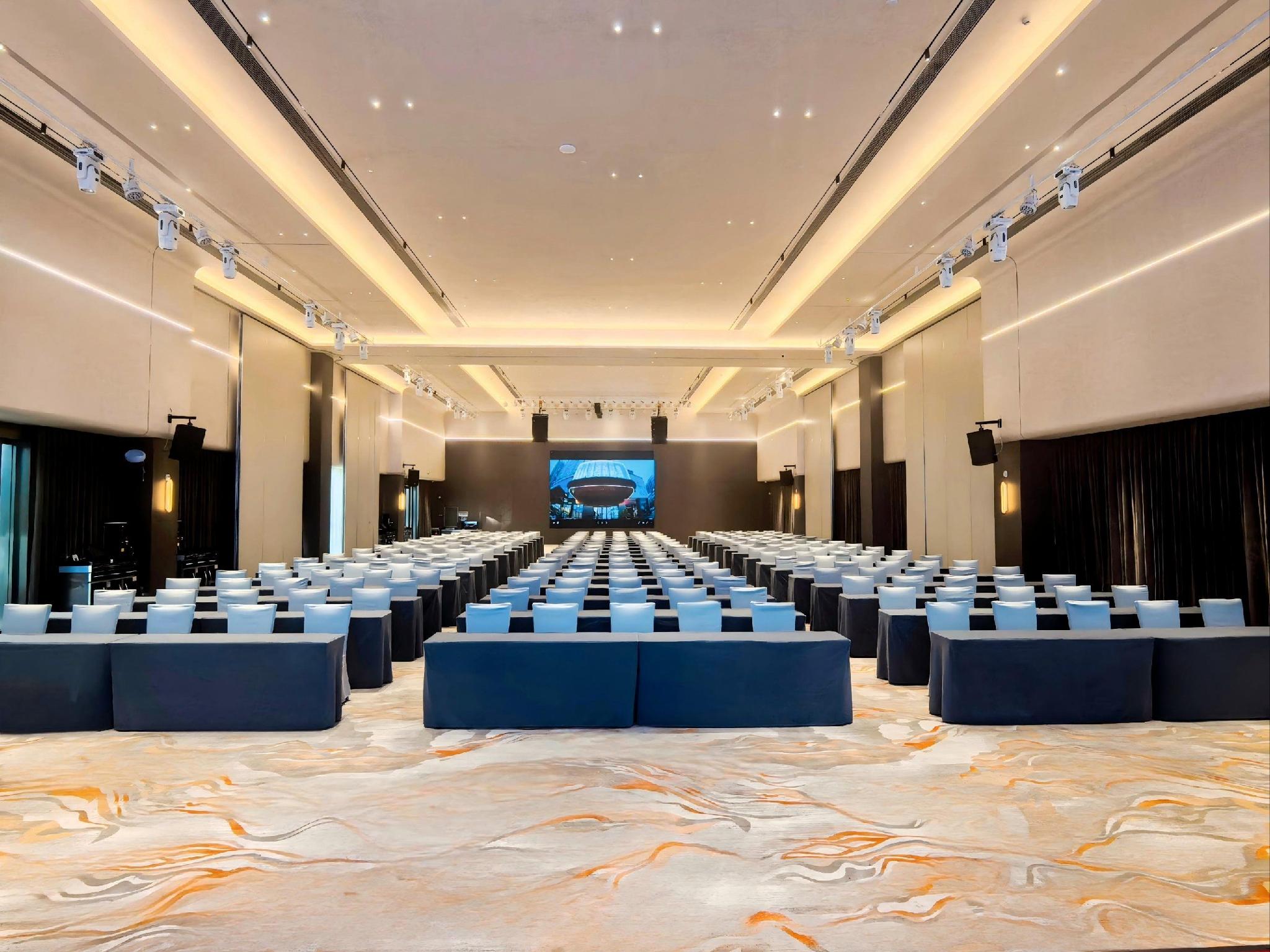 Xianze Hotel (Guangzhou North Railway Station Huadu Auto City Metro Station Branch) 39/40