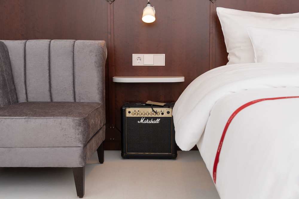 Ruby Leni Hotel Dusseldorf 20/77