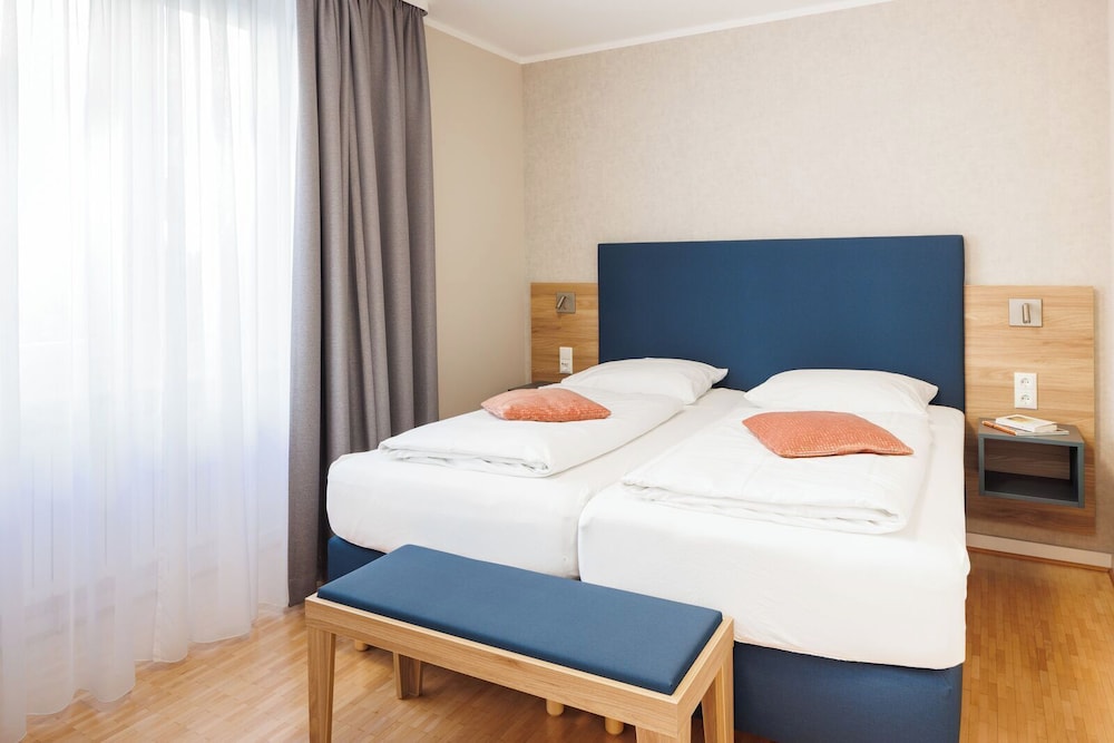 1 BEDROOM, APARTMENT
