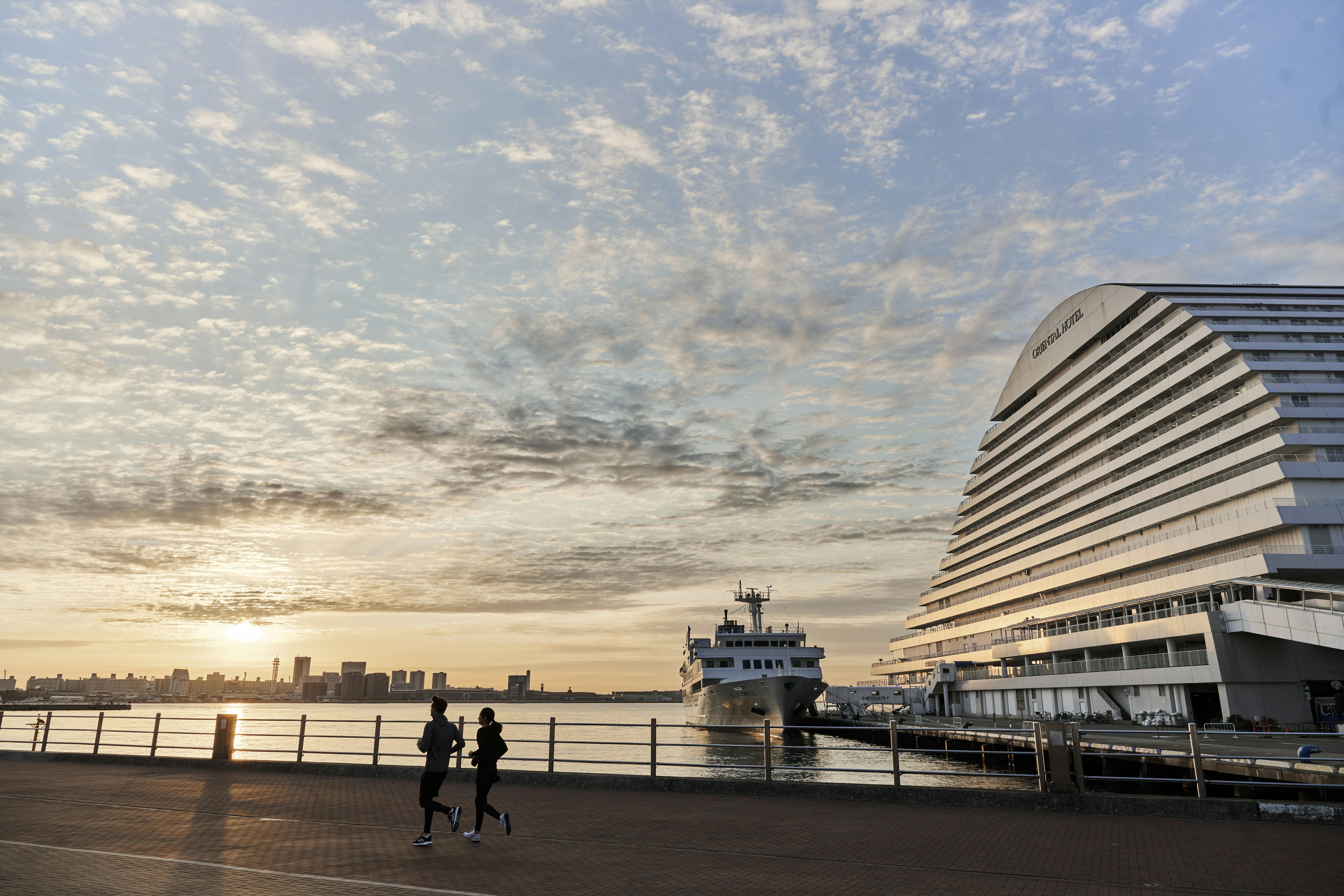 Kobe Meriken Park Oriental 53/57