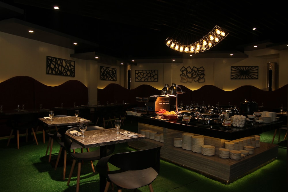 Eloisa Royal Suites 48/58