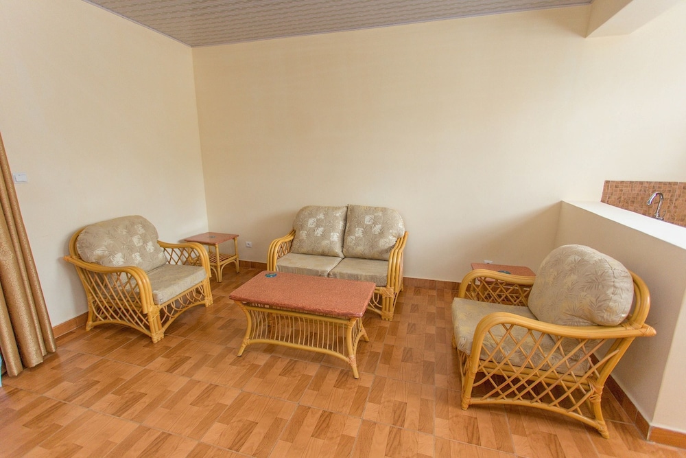 Cenetra Hotel 14/38