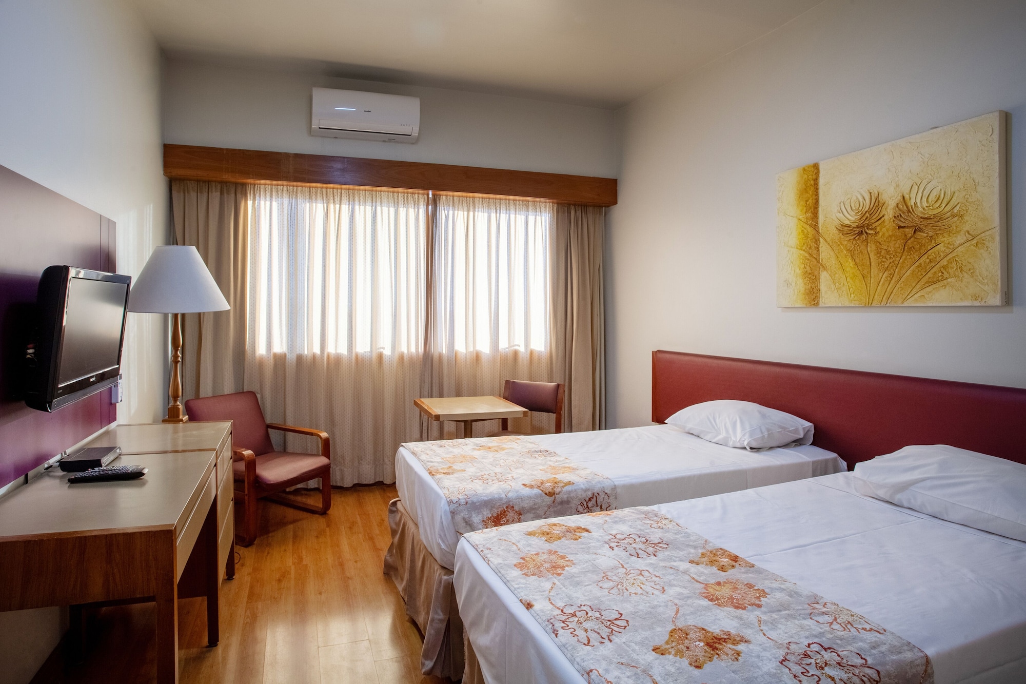 SUPERIOR, TWIN BEDS