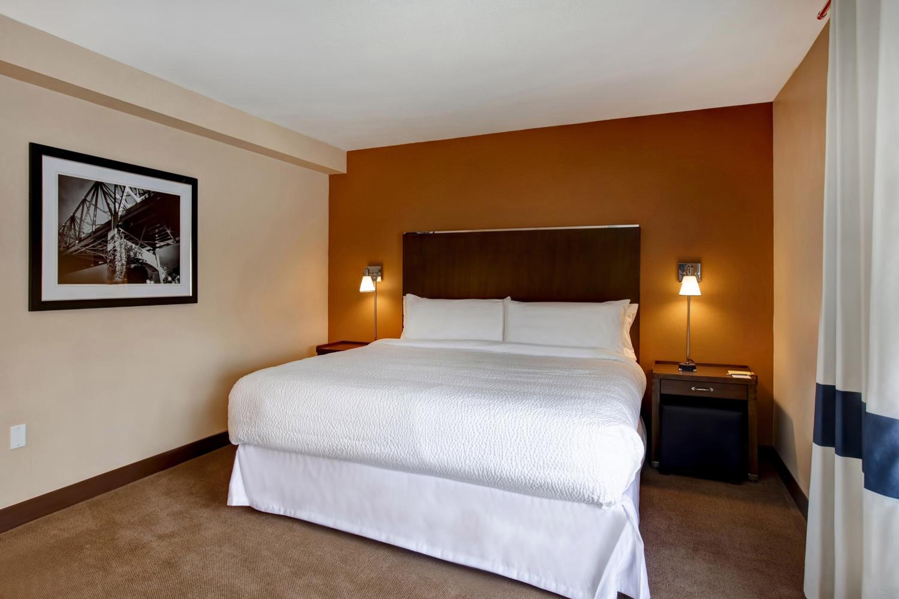 Tower, Junior Suite, King Bed, Sofa