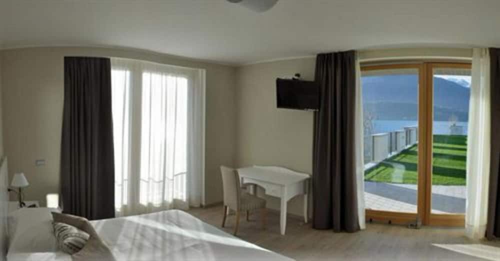 Tullio Hotel 11/47