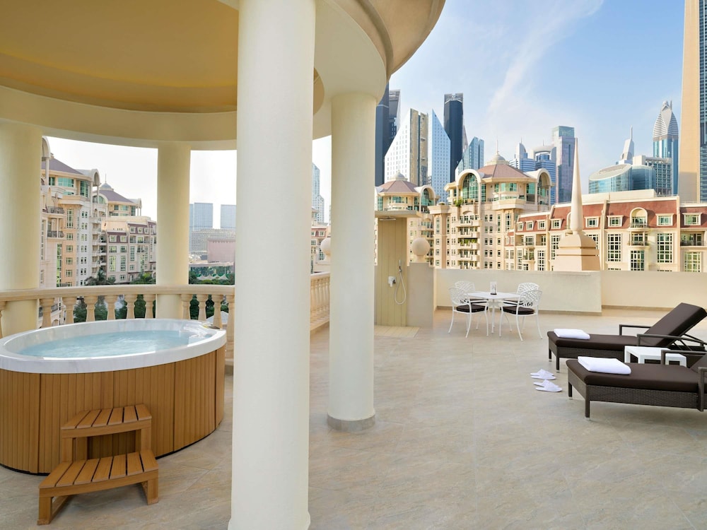 Swissotel Al Murooj Dubai 52/82