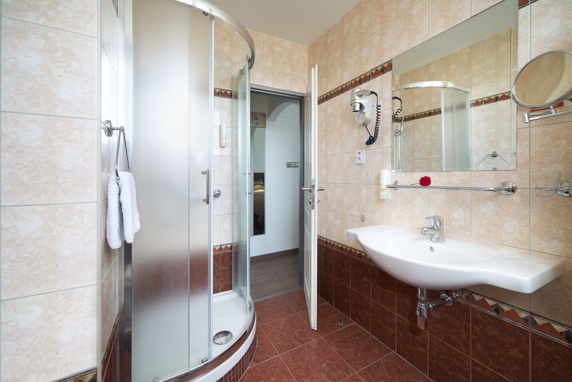 Deluxe, King Bed, Pool Access، Hotel Aura Design & Garden Pool 3/5