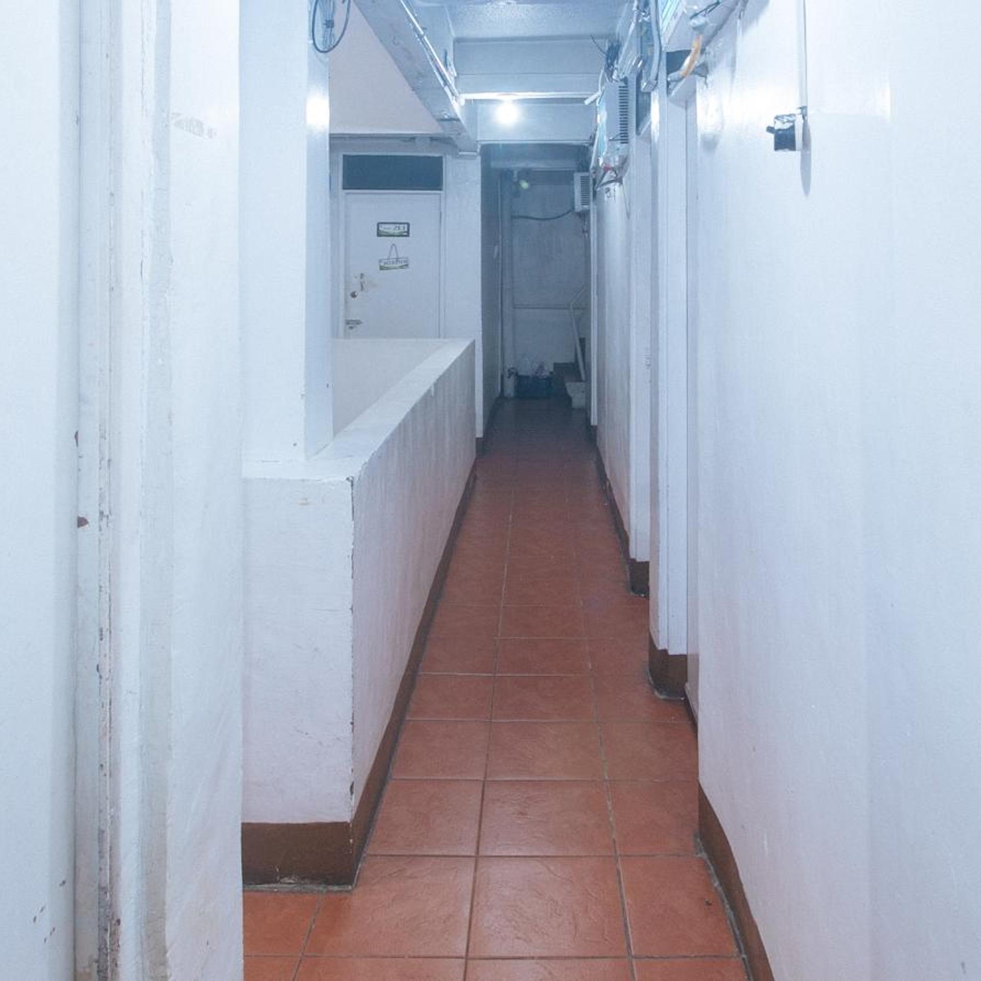 RedDoorz near OWWA Pasay 2/46
