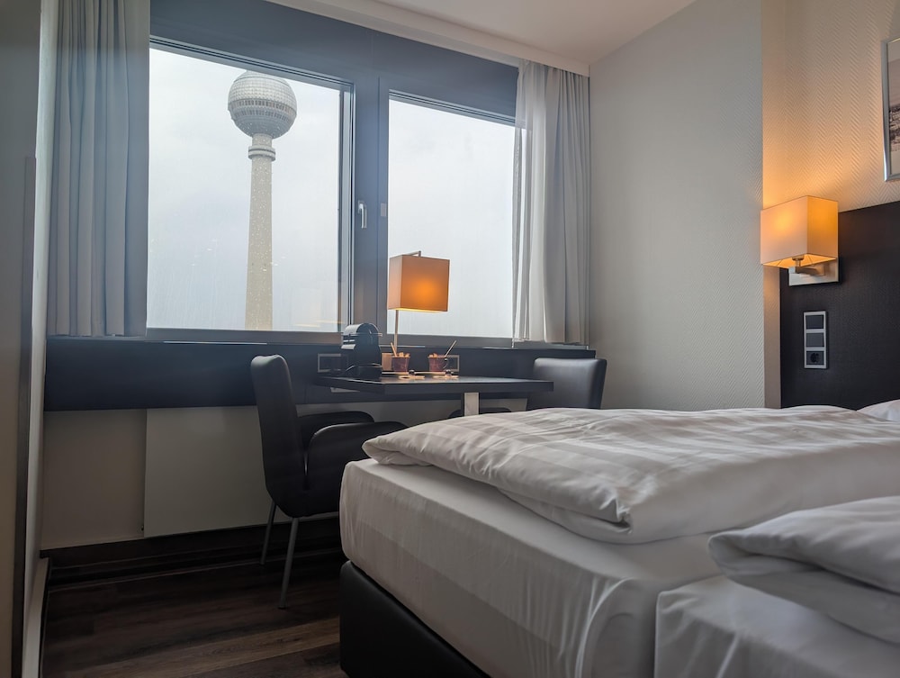 Park Inn by Radisson Berlin Alexanderplatz 13/45