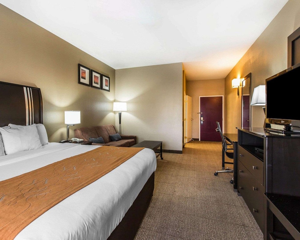 ROOM, KING BED, ACCESSIBLE