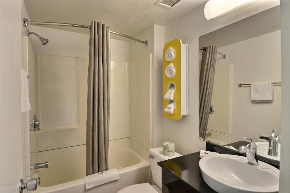 Motel6 Danvers, MA - Boston North 55/58