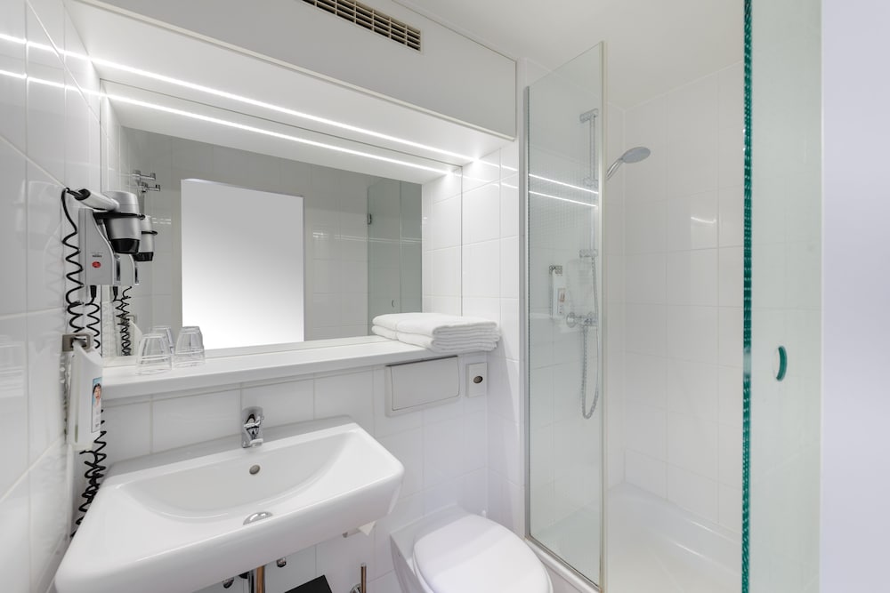 IBIS FRANKFURT MESSE WEST 18/61