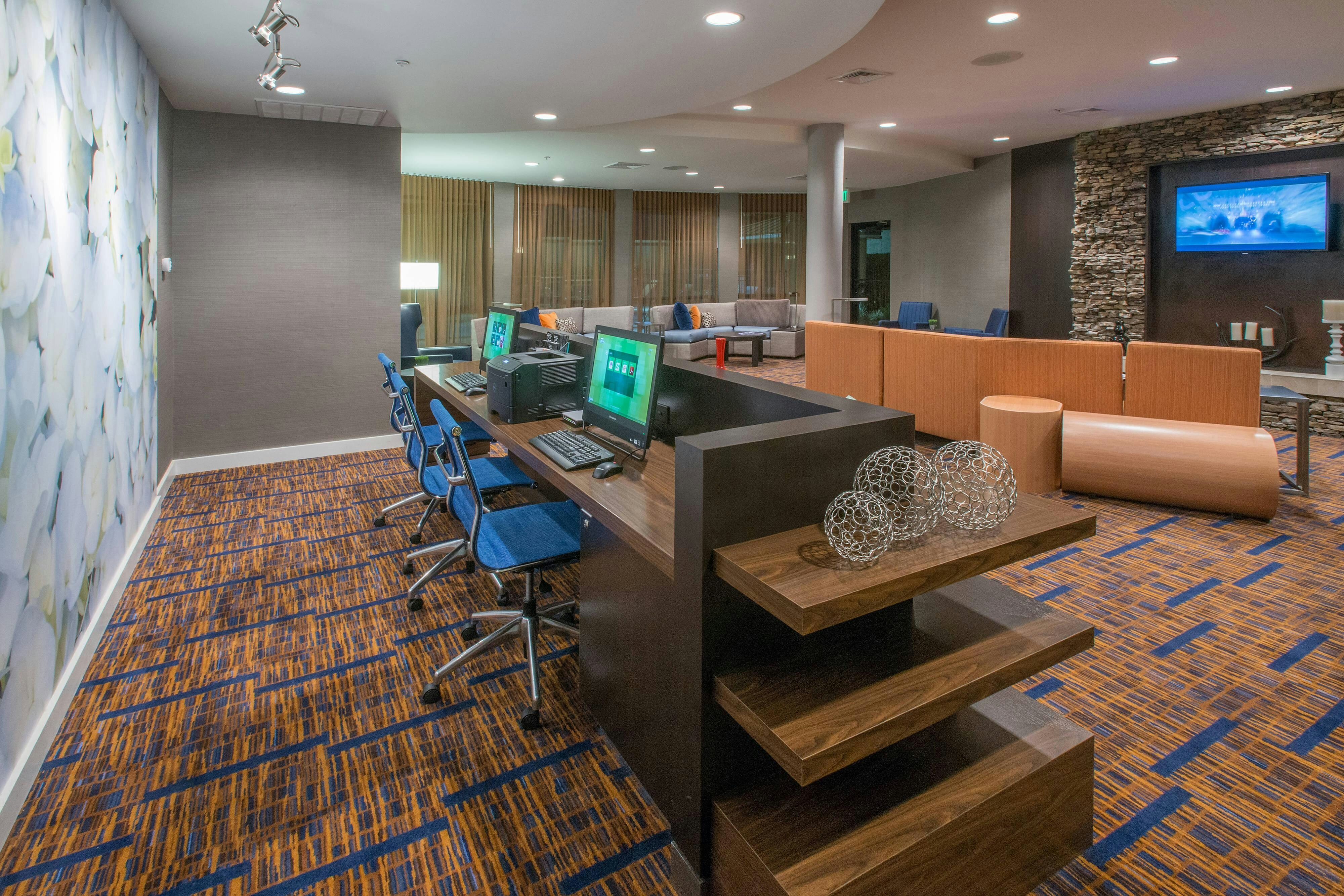Courtyard by Marriott Albany 24/32
