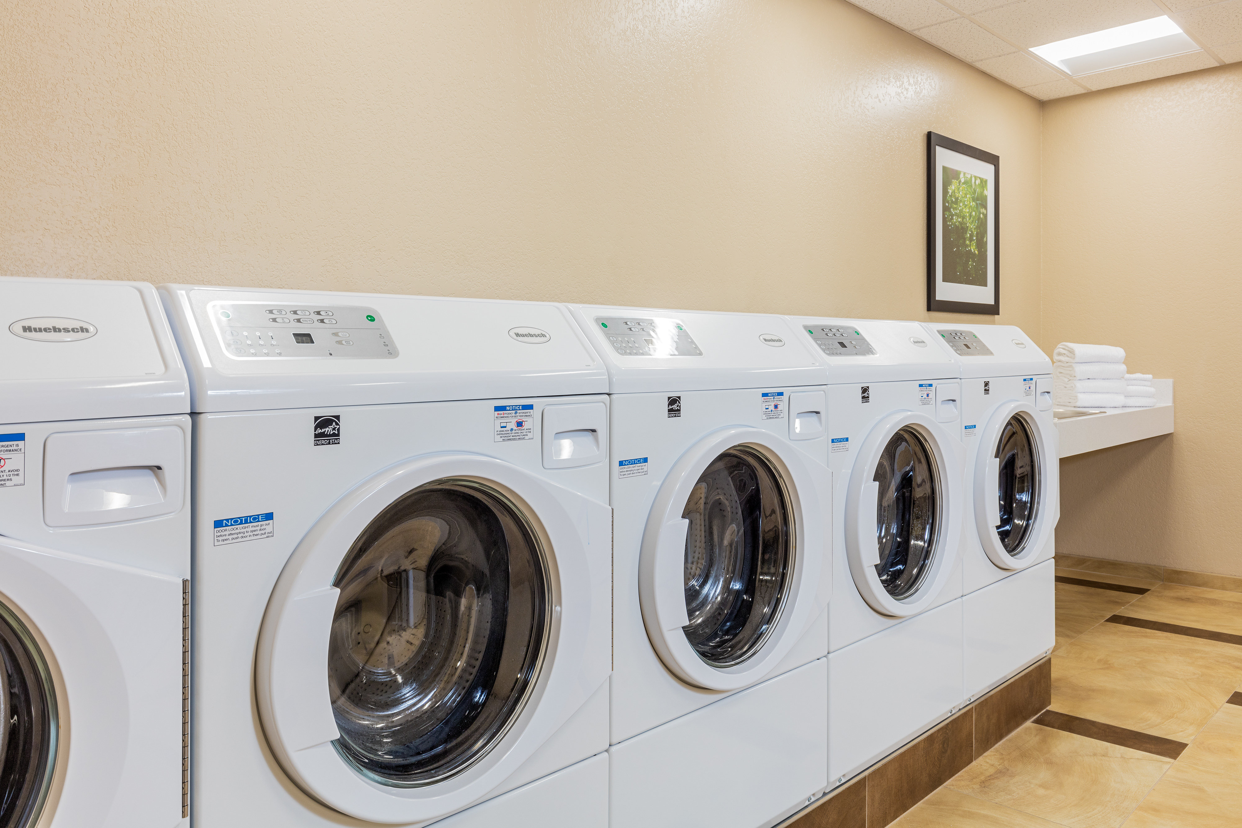 Candlewood Suites Anaheim - Resort Area 15/36