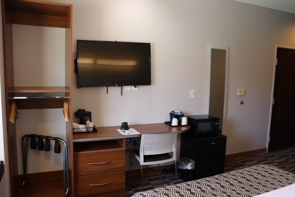 Microtel Inn And Suites Columbus Ft Benning 24/29