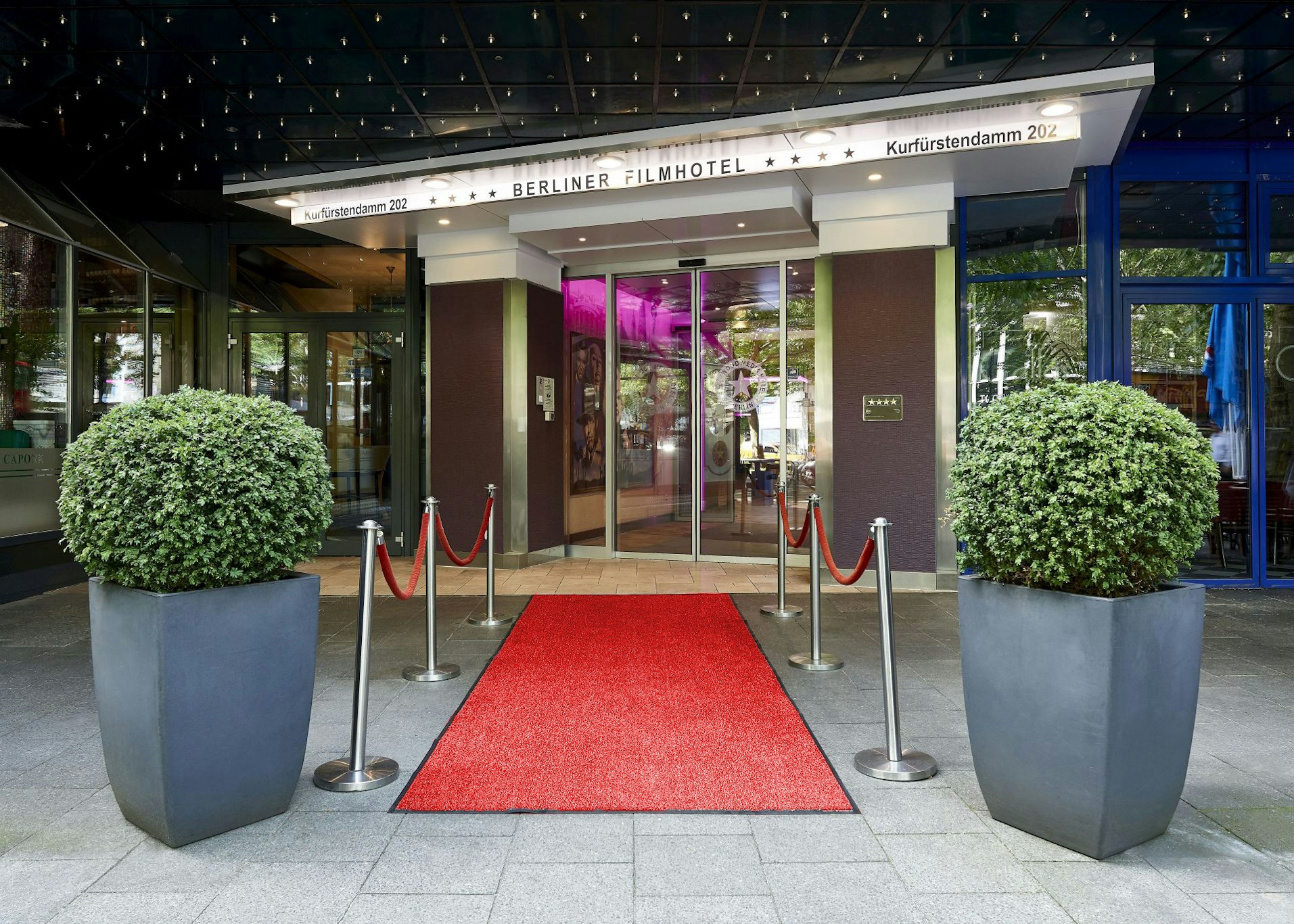 HOLLYWOOD MEDIA HOTEL 35/54