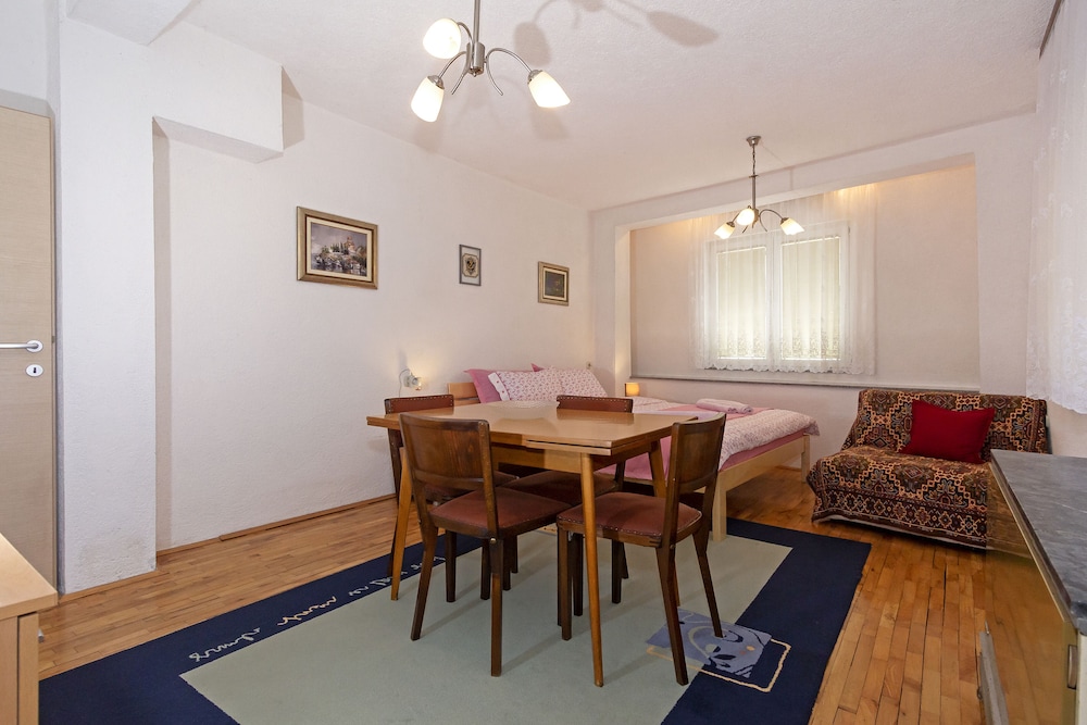Bogdanovski Studios & Guest Rooms 28/47