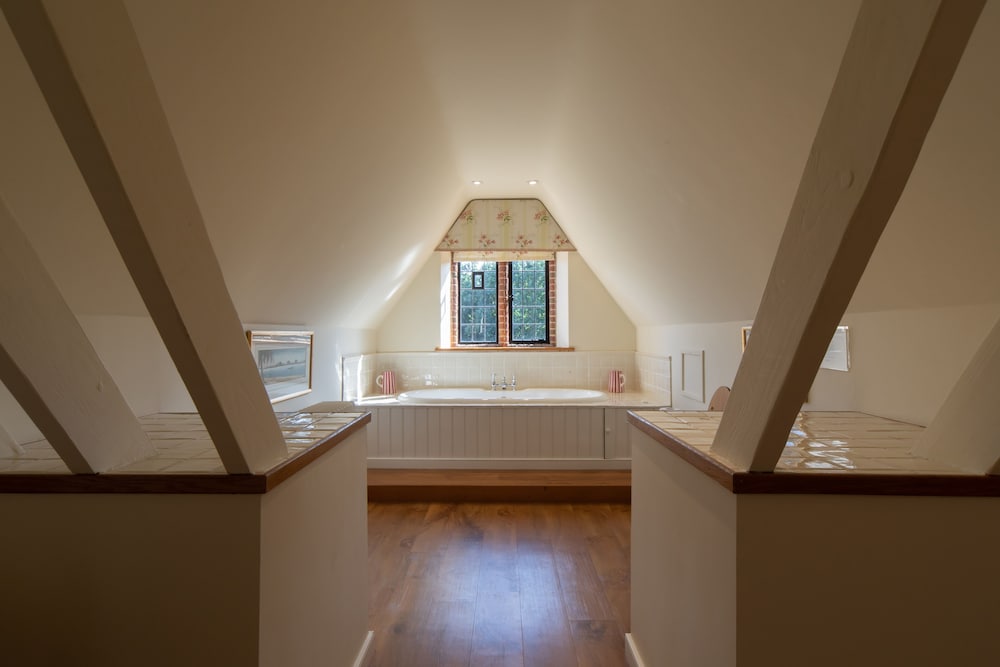 The Old Hall 4/50