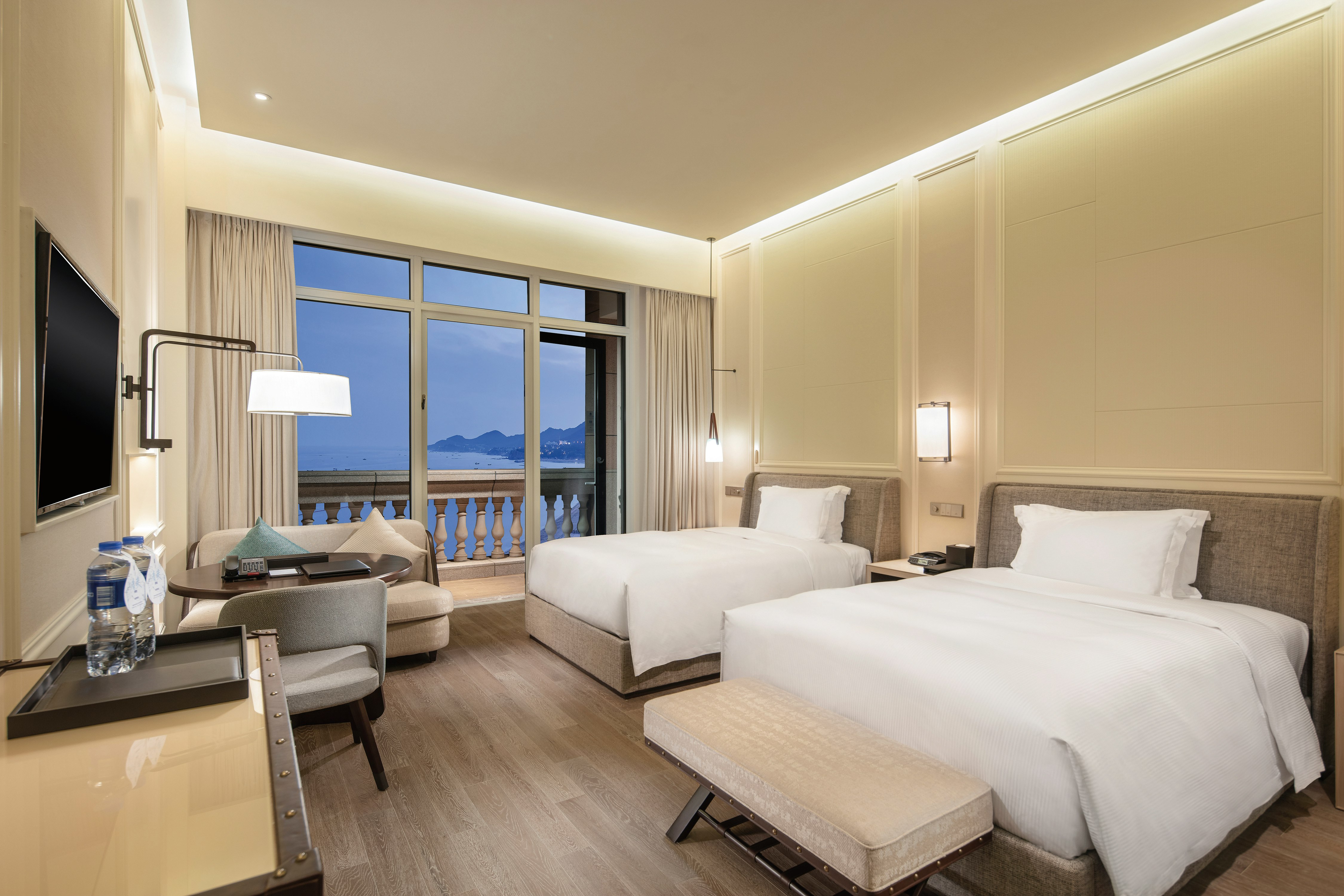 DELUXE, TWIN BEDS, OCEAN VIEW, BALCONY