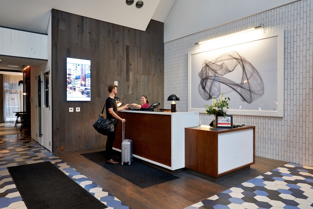 Crowne Plaza HY36 Midtown Manhattan 10/81