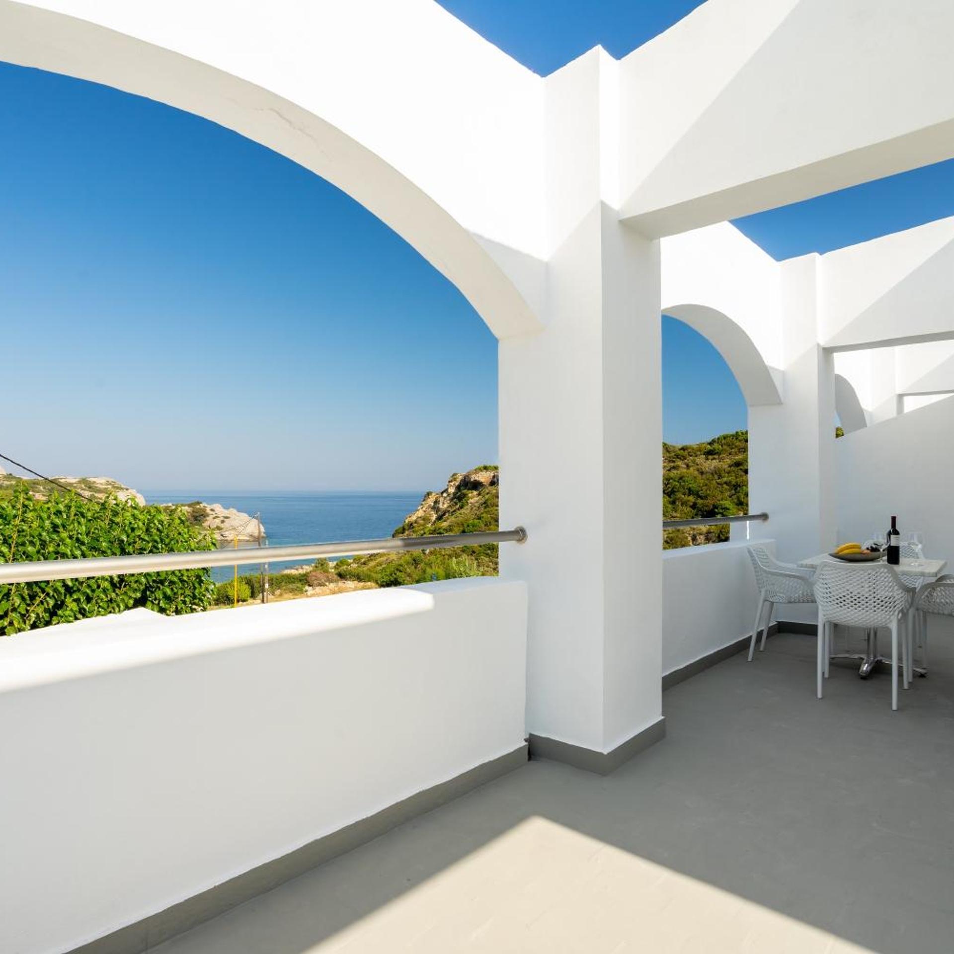 Ladiko Suites 46/50