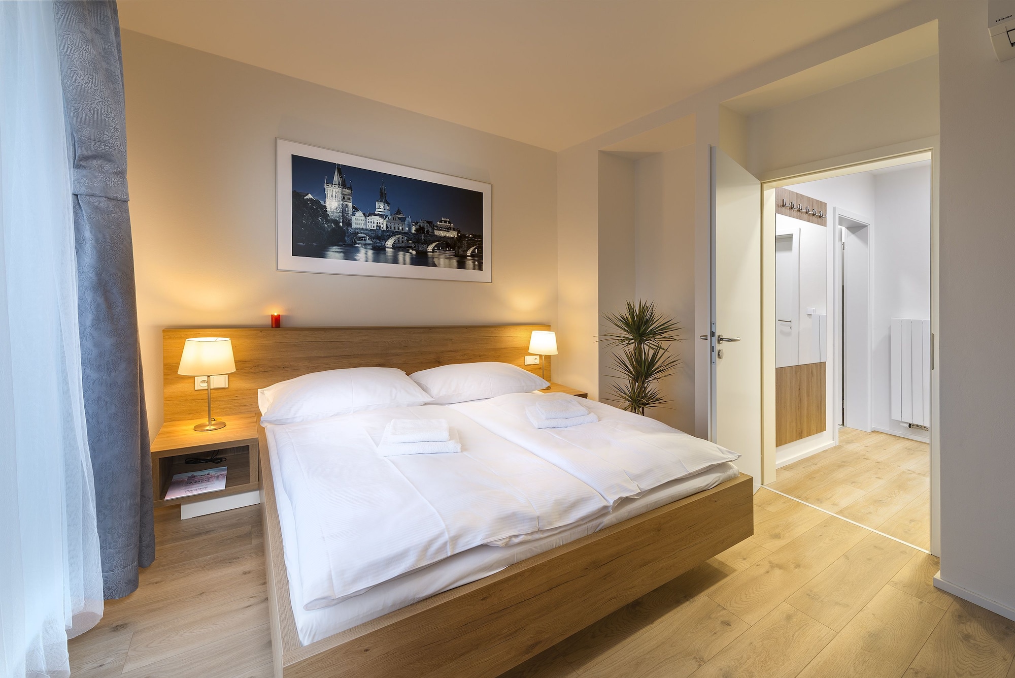 BASIC, SUITE, QUEEN BED, KITCHEN, GROUND FLOOR