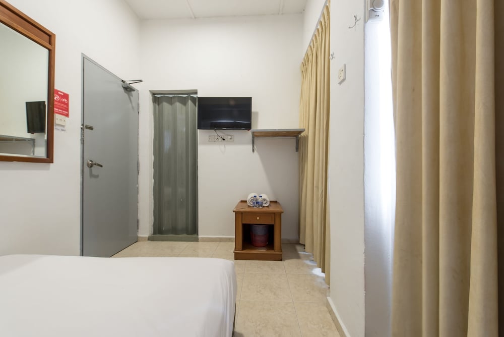 OYO 1090 Hollitel Hotel Melaka 9/17