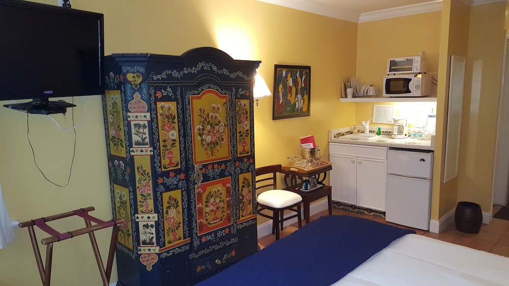 The Caribbean Court Boutique Hotel 51/83