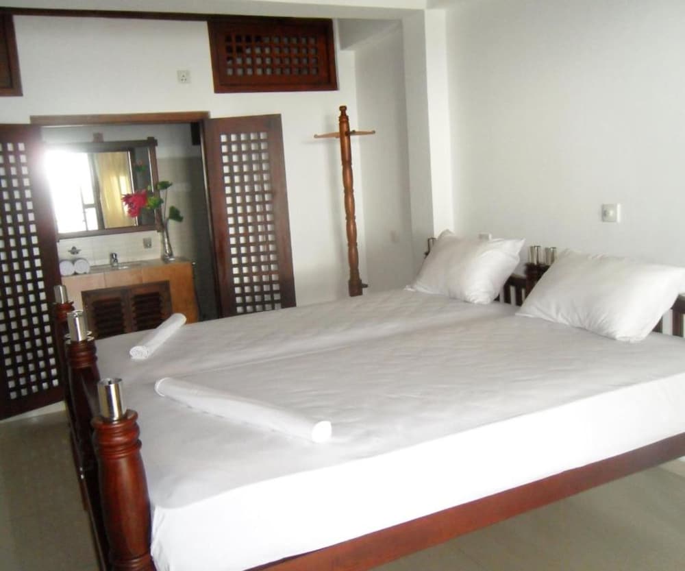 Sundaras Resort 30/50