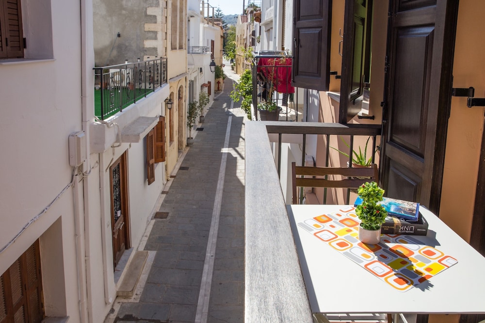 Ac Homes Christos 10/37