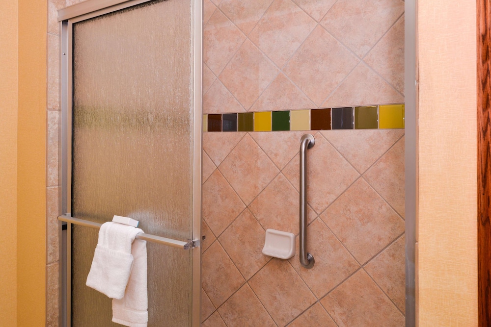 Hampton Inn Suites Greenville 29/44