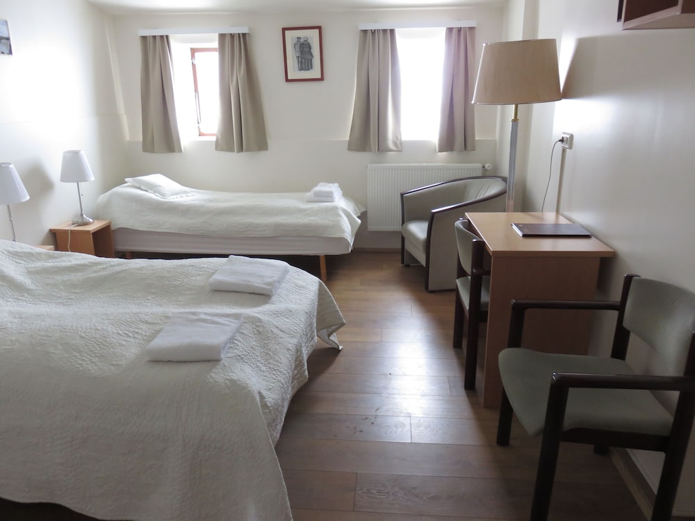 Guesthouse Stong And Cottages 13/50