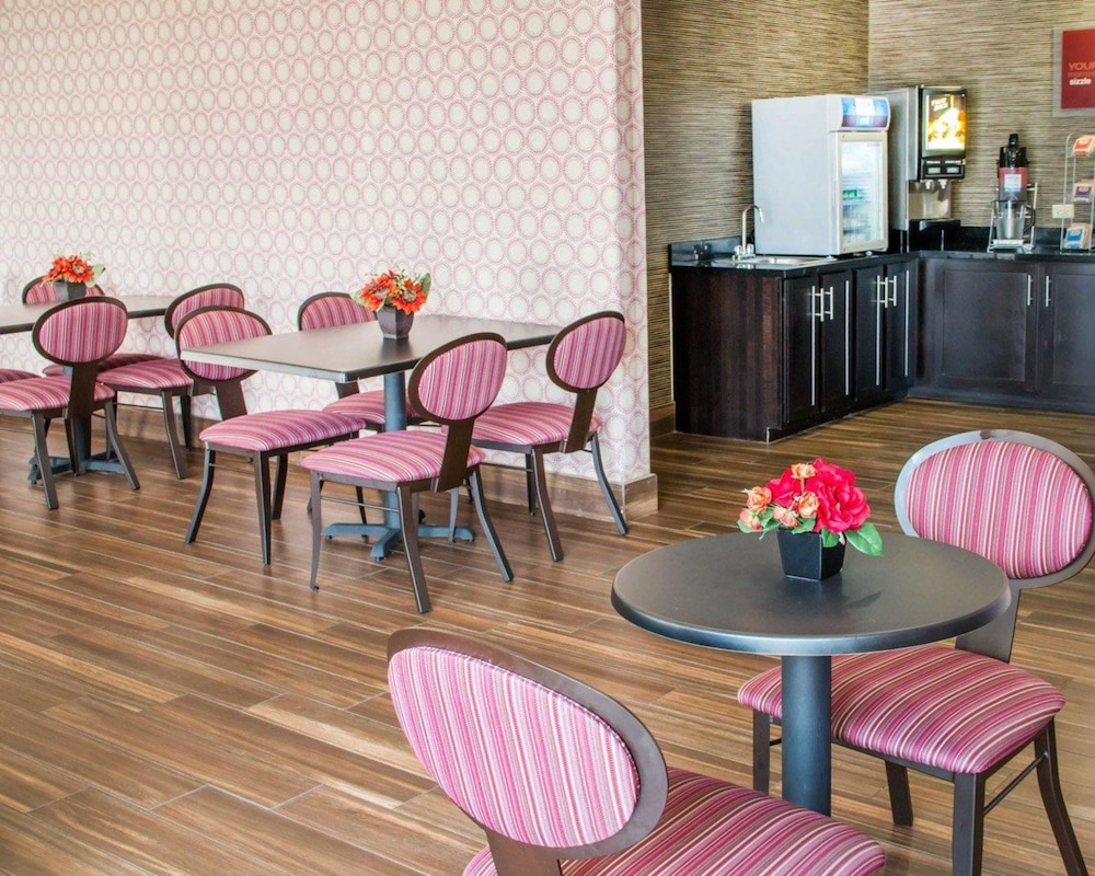Comfort Inn and Suites San Marcos 33/47