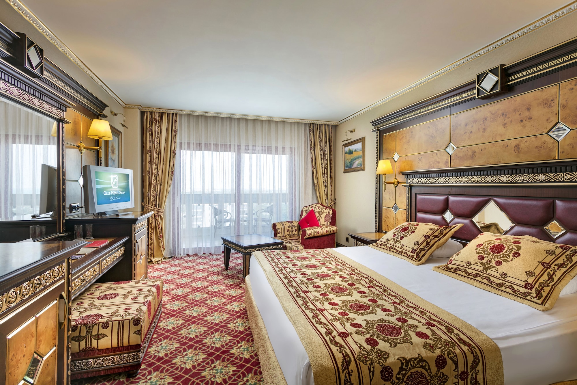 FAMILY ROOM 2 BEDROOMS