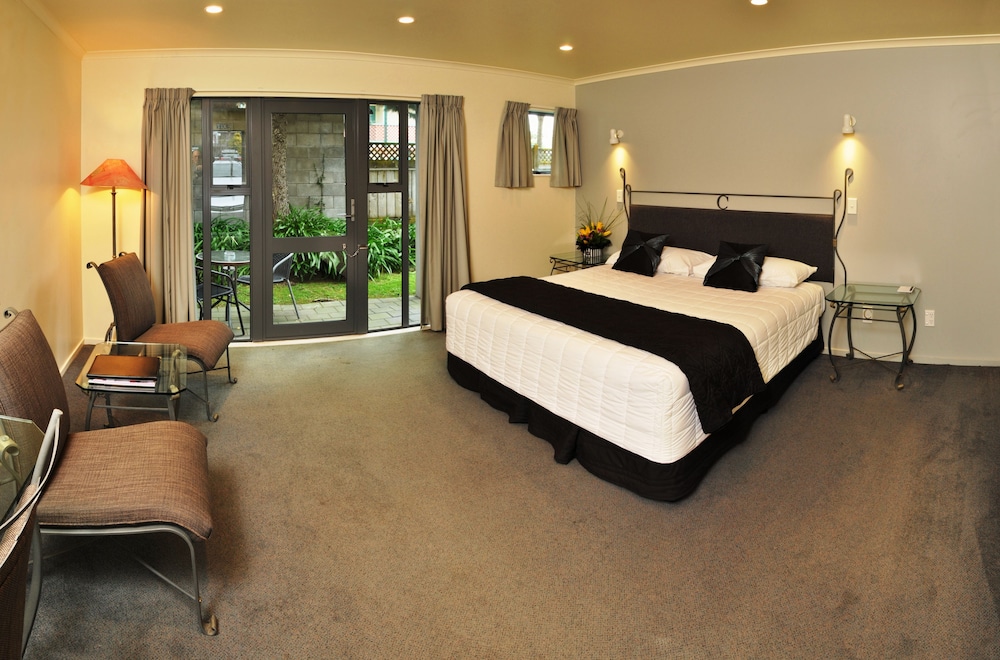 Studio, Queen Bed, Balcony or Patio, Hot Tub