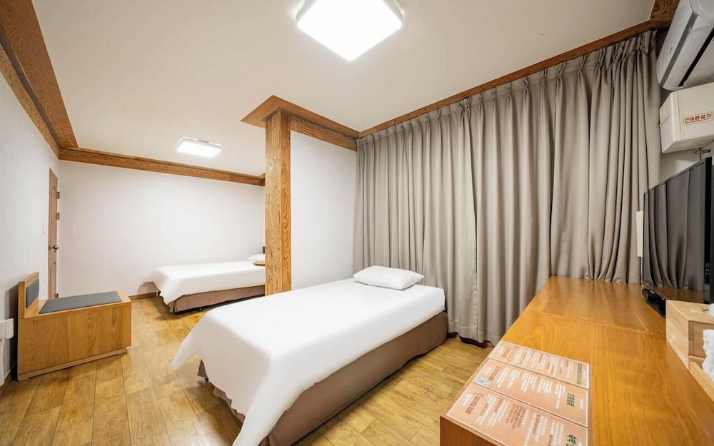 Miju Hotel 32/50