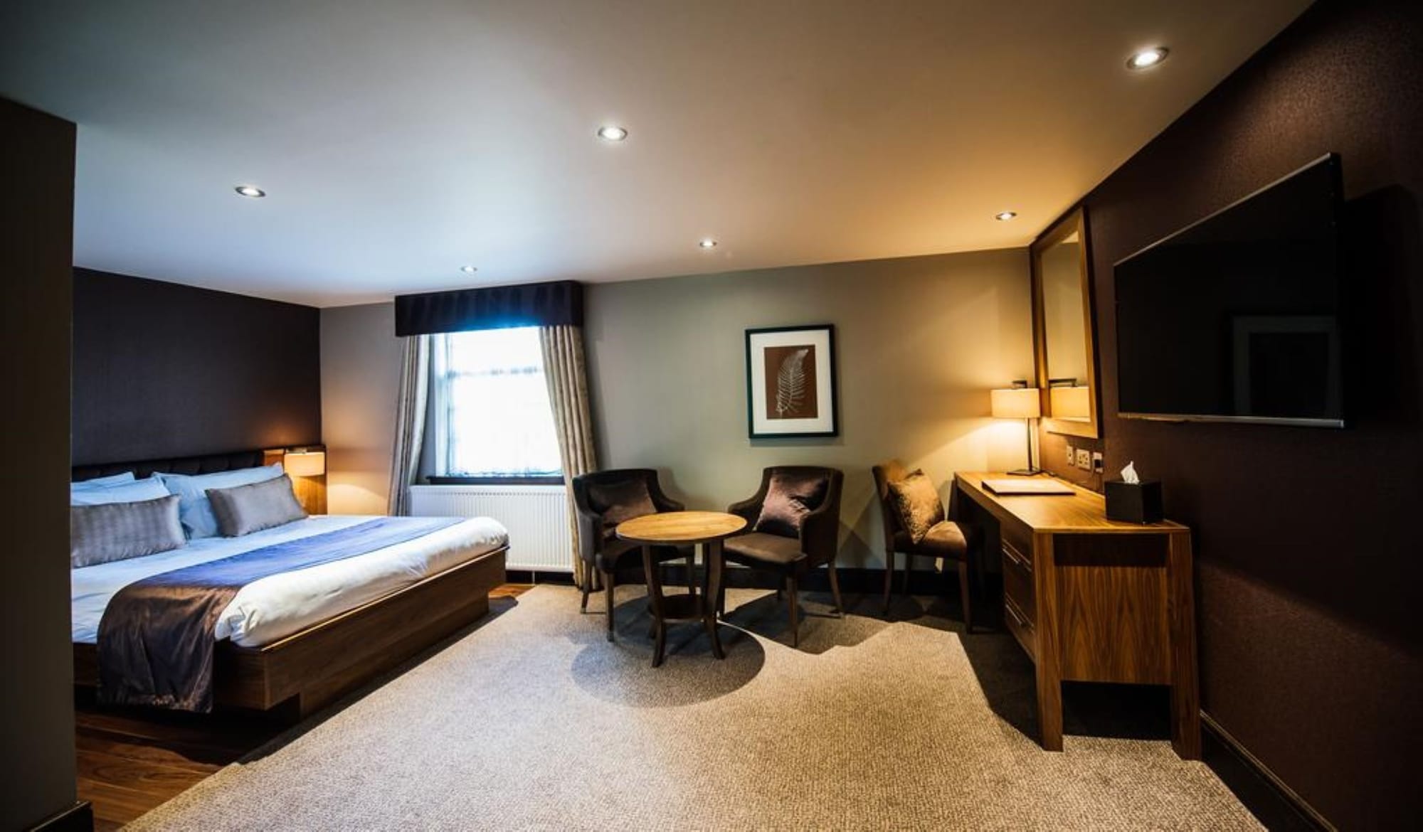 EXECUTIVE, DOUBLE BED