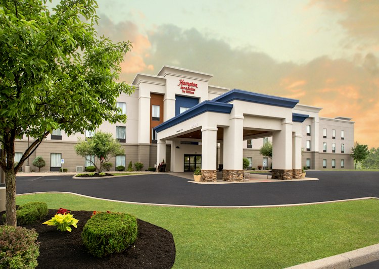 Hampton Inn and Suites New Hartford 63/64
