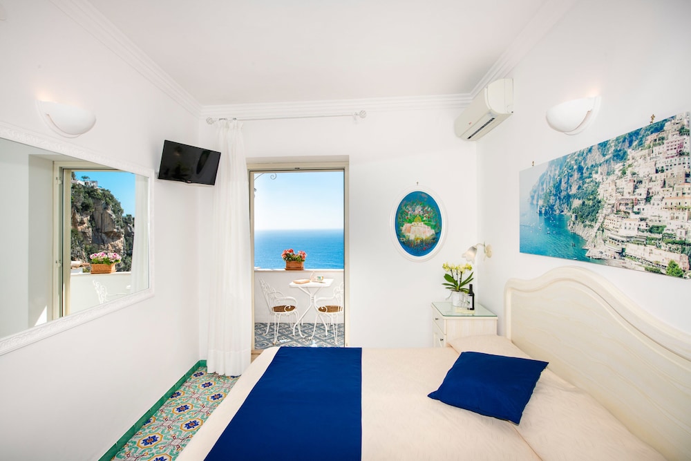 ROOM, DOUBLE BED, SEA VIEW, PATIO