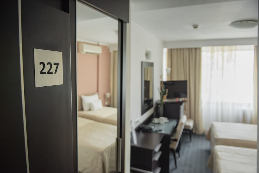 Hotel Sumadija 12/66