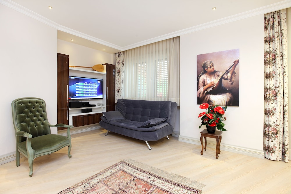 Lir Residence Suites 33/43