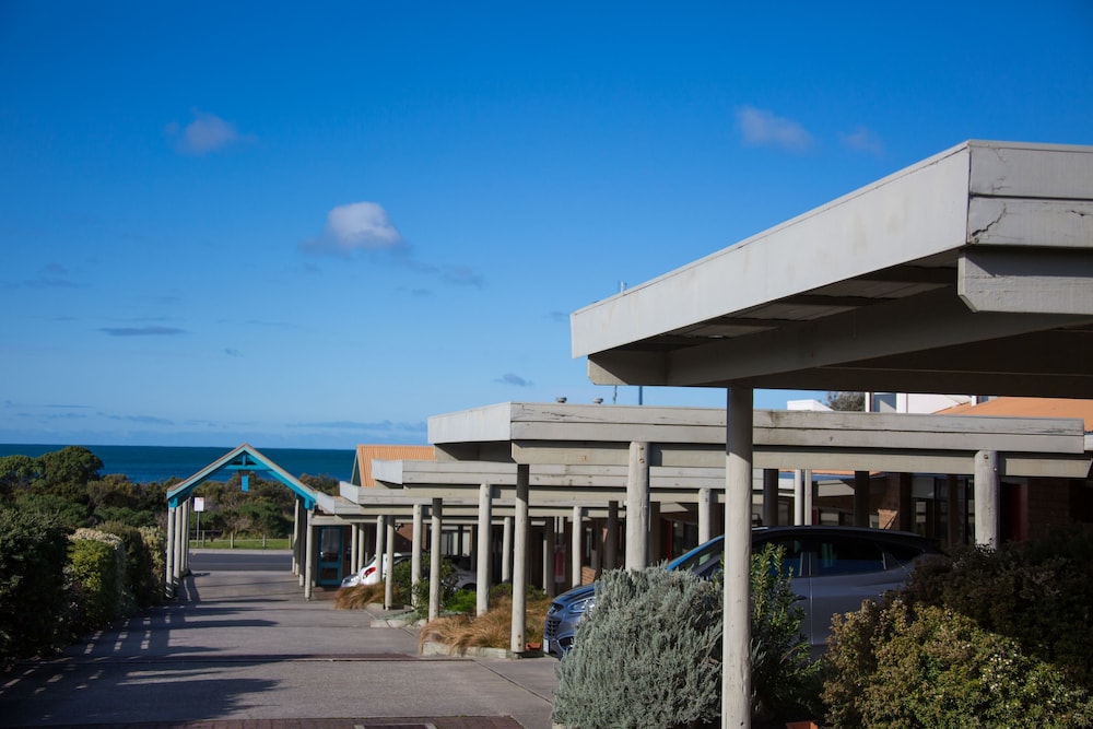 The Beachfront Motel 5/31