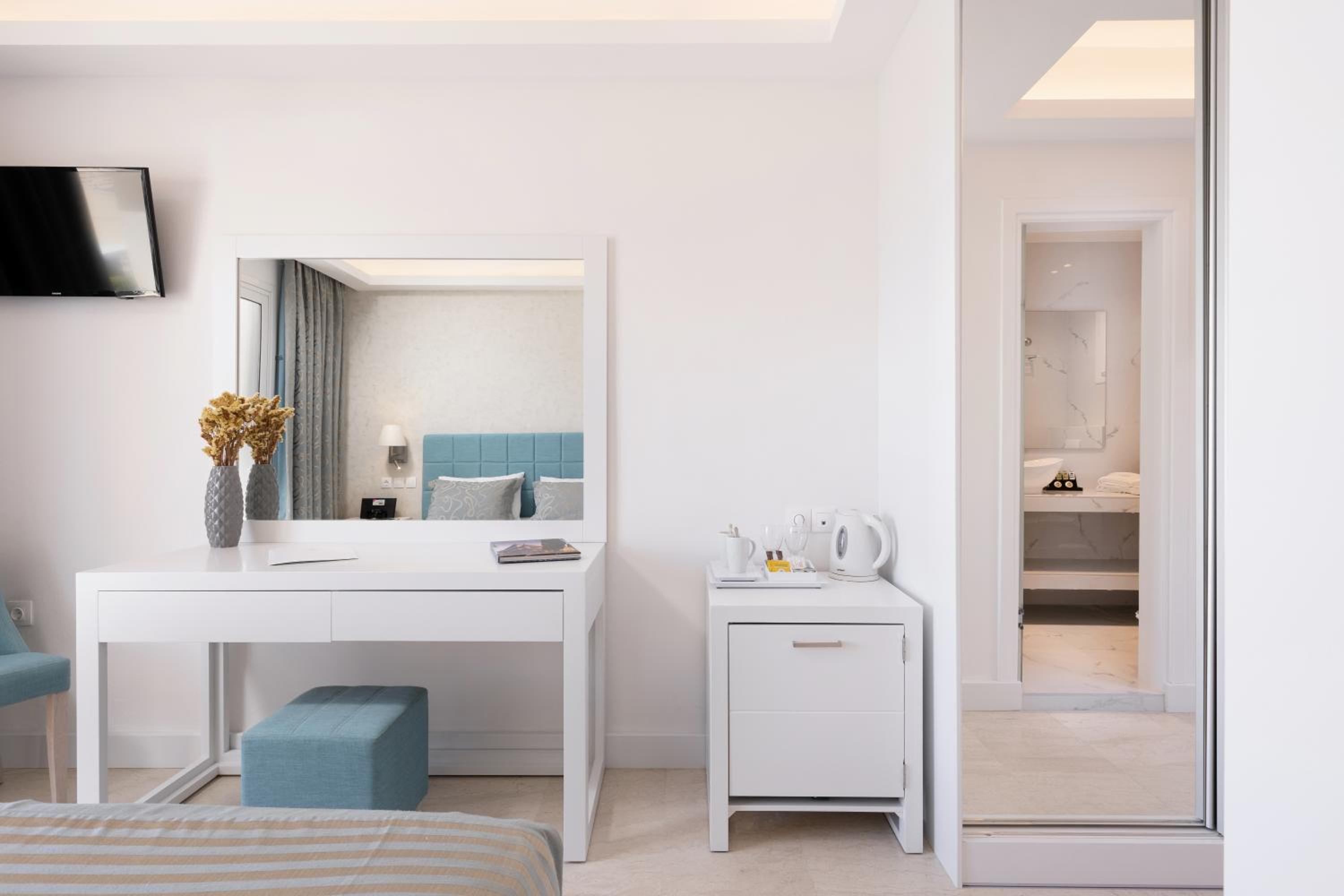Room, Side Sea View