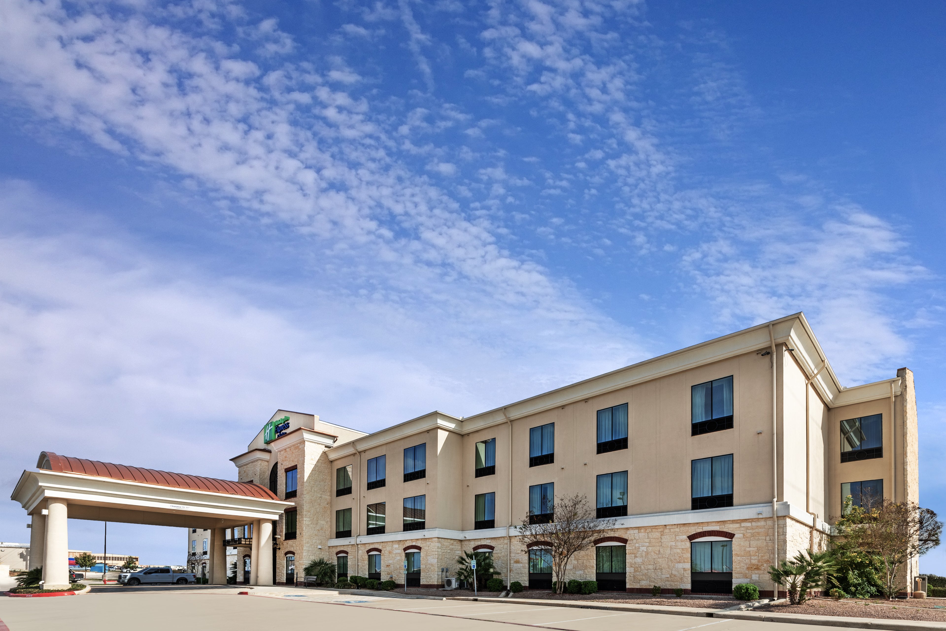 Holiday Inn Express Suites Floresville 2/58