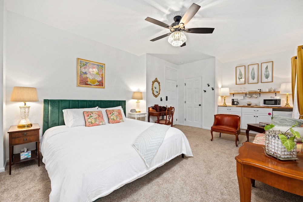 The Adagio Bed and Breakfast 10/50