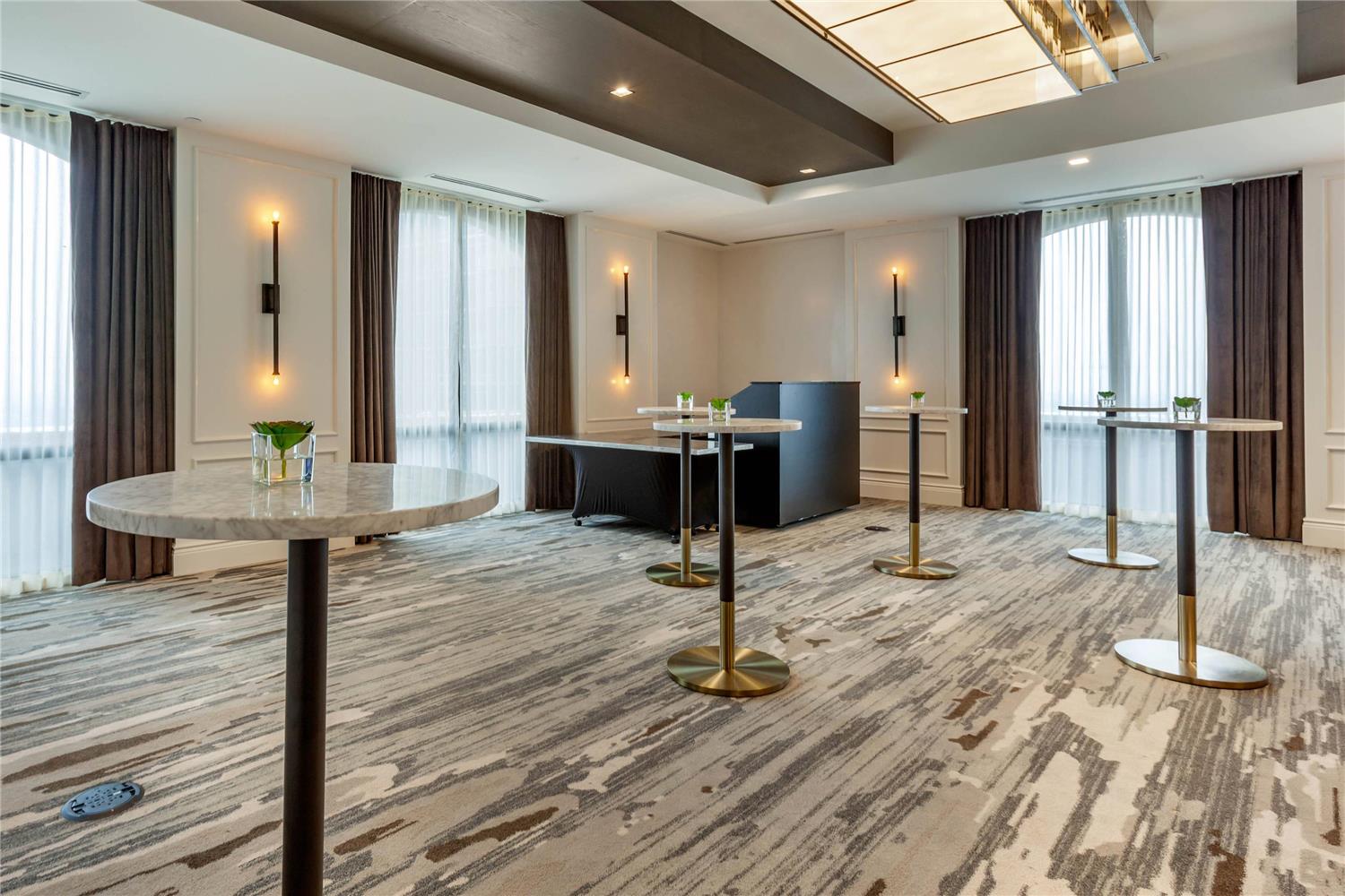 Cambria Hotel Houston Downtown Convention Center 16/25