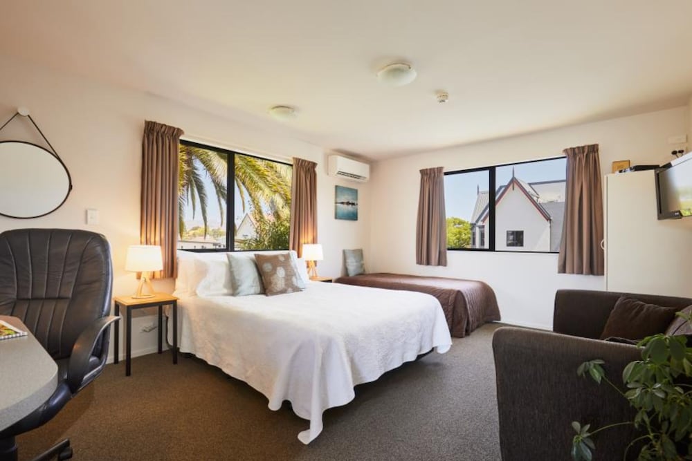 blenheim palms motel