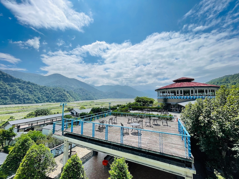 Yingshih Resort 52/56